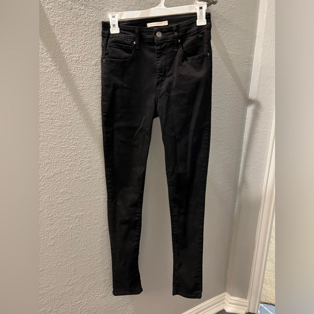 Levi black high rise skinny jeans W27 L30